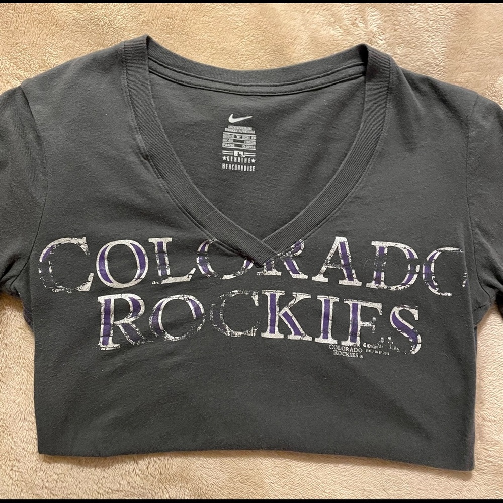 Nike V-neck Colorado Rockies t-shirt. Size x-small, 0-2.